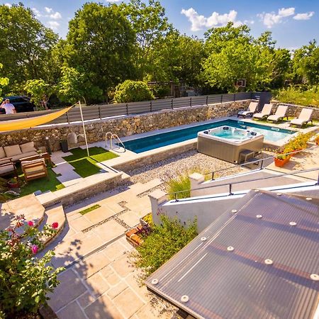 Villa Hrustika - Heated Pool, Jacuzzi & Sauna Gabonjin Bagian luar foto