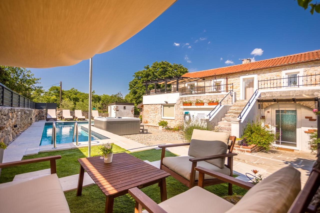 Villa Hrustika - Heated Pool, Jacuzzi & Sauna Gabonjin Bagian luar foto
