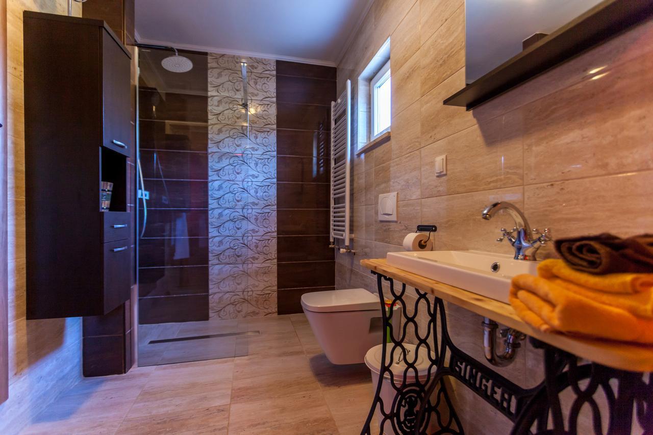 Villa Hrustika - Heated Pool, Jacuzzi & Sauna Gabonjin Bagian luar foto