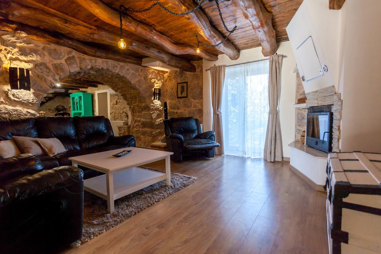 Villa Hrustika - Heated Pool, Jacuzzi & Sauna Gabonjin Bagian luar foto