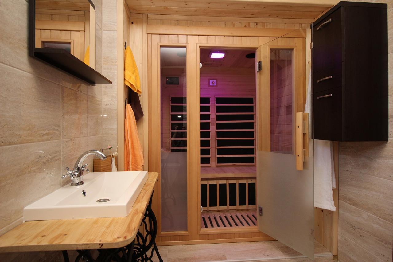 Villa Hrustika - Heated Pool, Jacuzzi & Sauna Gabonjin Bagian luar foto